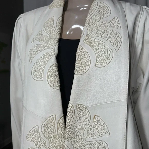 Toppolino Vintage Women’s Size S White Embroidered Open Leather Jacket